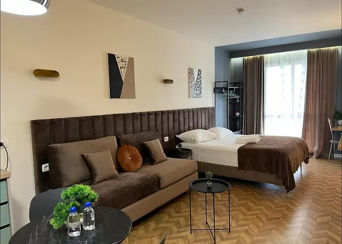 Luxury Centre *